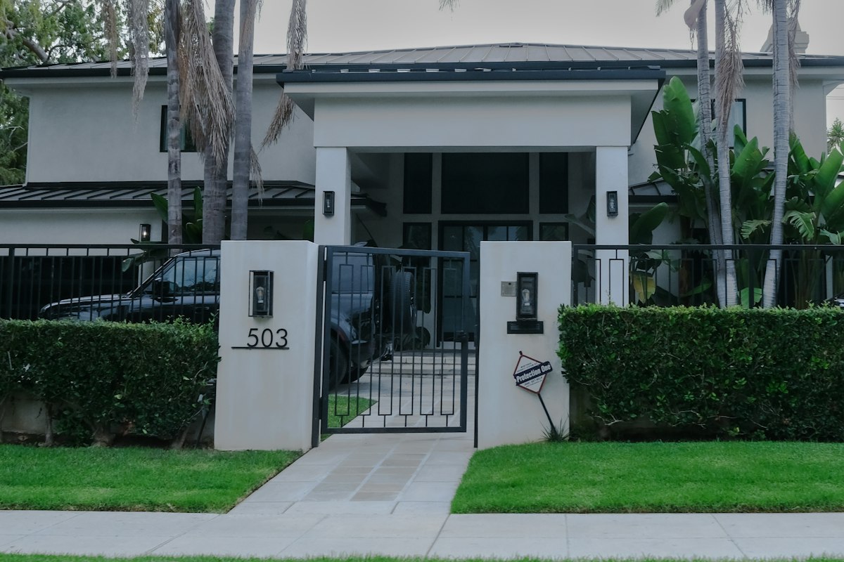 Finding the Right Property for Sale: Market Insights, Acquisition Costs, and Smart Bidding Strategies